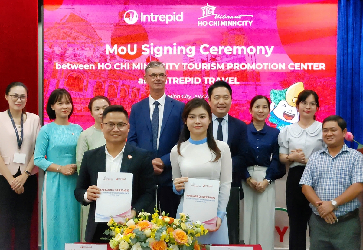 TP.HCM hợp tác với hãng lữ hành hàng đầu thế giới, thúc đẩy du lịch bền vững - Ảnh 2. TP.HCM hợp tác với hãng lữ hành hàng đầu thế giới, thúc đẩy du lịch bền vững - Ảnh 2.