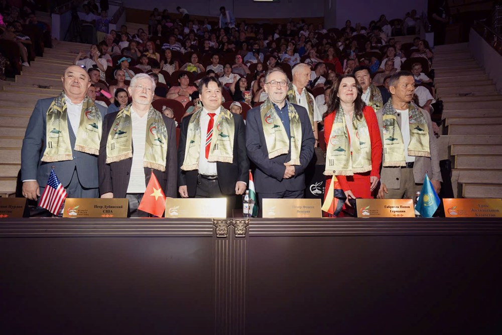 Xiếc Việt tỏa sáng tại hai liên hoan xiếc quốc tế - Ảnh 6. Xiếc Việt tỏa sáng tại hai liên hoan xiếc quốc tế - Ảnh 6.