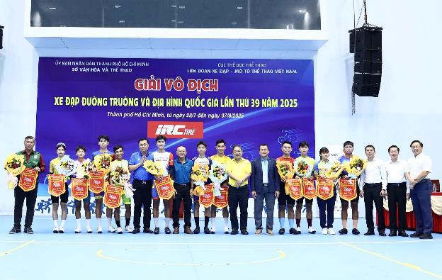 Sôi nổi Giải vô địch xe đạp đường trường và địa hình quốc gia lần thứ 39 năm 2025 - Ảnh 1. Sôi nổi Giải vô địch xe đạp đường trường và địa hình quốc gia lần thứ 39 năm 2025 - Ảnh 1.