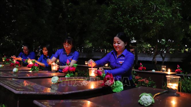 Gìn giữ và lan tỏa ký ức lịch sử qua 'Câu chuyện thời hoa lửa' - Ảnh 1. Gìn giữ và lan tỏa ký ức lịch sử qua 'Câu chuyện thời hoa lửa' - Ảnh 1.