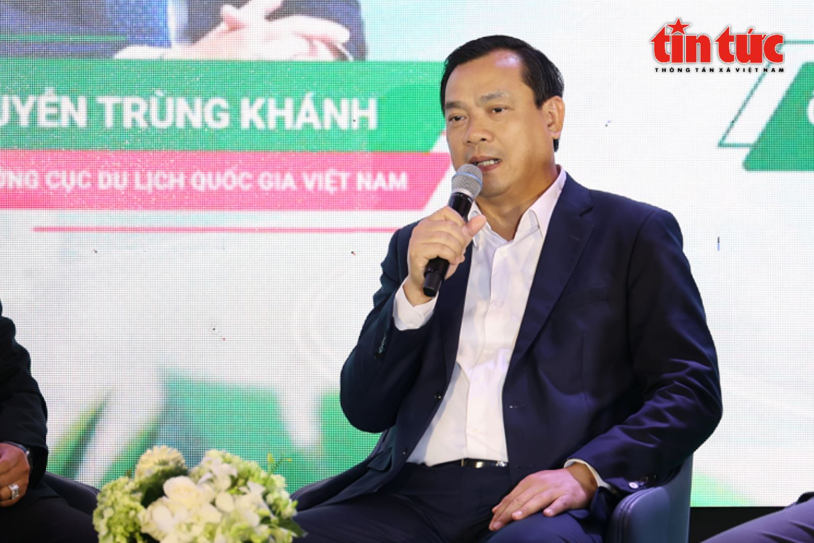 'Xanh hóa' là hướng đi tất yếu để phát triển bền vững ngành du lịch - Ảnh 2.