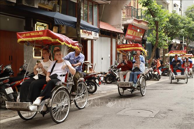 Bảo tồn và phát huy giá trị di sản văn hóa ở khu phố cổ Hà Nội - Ảnh 1.