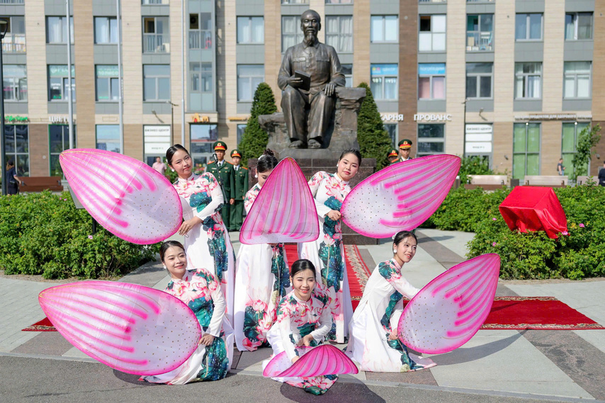 Quảng trường tại St. Petersburg được mang tên Hồ Chí Minh - Ảnh 7. Quảng trường tại St. Petersburg được mang tên Hồ Chí Minh - Ảnh 7.