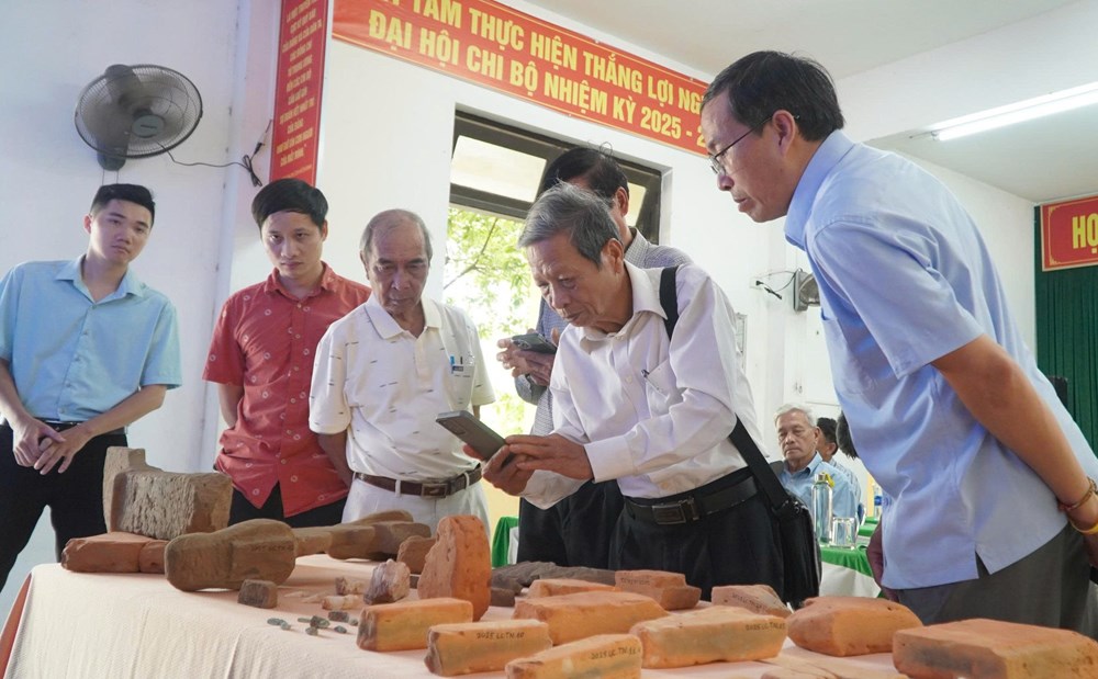 Thống nhất tiếp tục khảo cổ di tích Chăm nghìn năm tuổi ở Huế - Ảnh 2. Thống nhất tiếp tục khảo cổ di tích Chăm nghìn năm tuổi ở Huế - Ảnh 2.