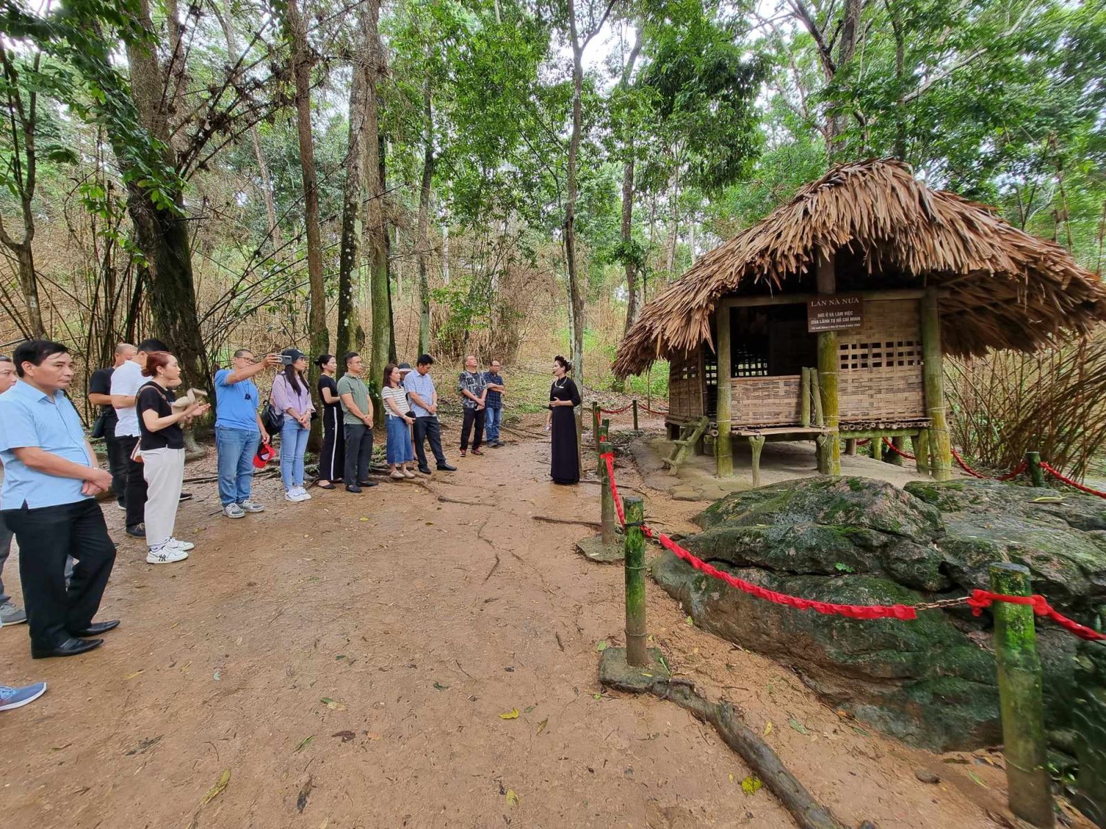 Tuyên Quang: Tạm dừng đón khách tham quan cụm di tích Nà Nưa - Ảnh 1. Tuyên Quang: Tạm dừng đón khách tham quan cụm di tích Nà Nưa - Ảnh 1.