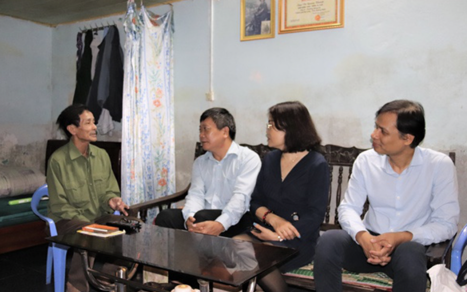 Bộ VHTTDL yêu cầu các cơ quan trực thuộc Bộ tiếp tục chăm lo tốt đời sống người có công với cách mạng