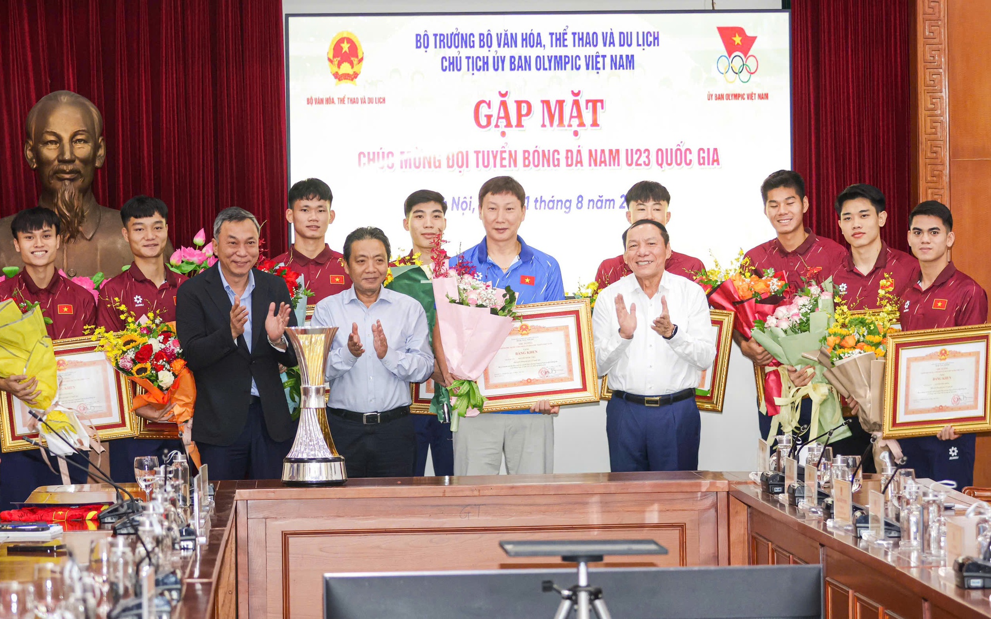 Bộ trưởng Nguyễn Văn Hùng: Chiến thắng của Đội tuyển U23 Việt Nam đã tạo hiệu ứng lan tỏa, giúp chúng ta càng thêm tin tưởng vào sự phát triển của bóng đá nước nhà