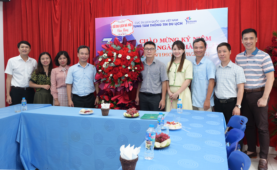 Cục Du lịch Quốc gia Việt Nam chúc mừng Trung tâm Thông tin du lịch nhân kỷ niệm 30 năm ngày thành lập - Ảnh 9.
