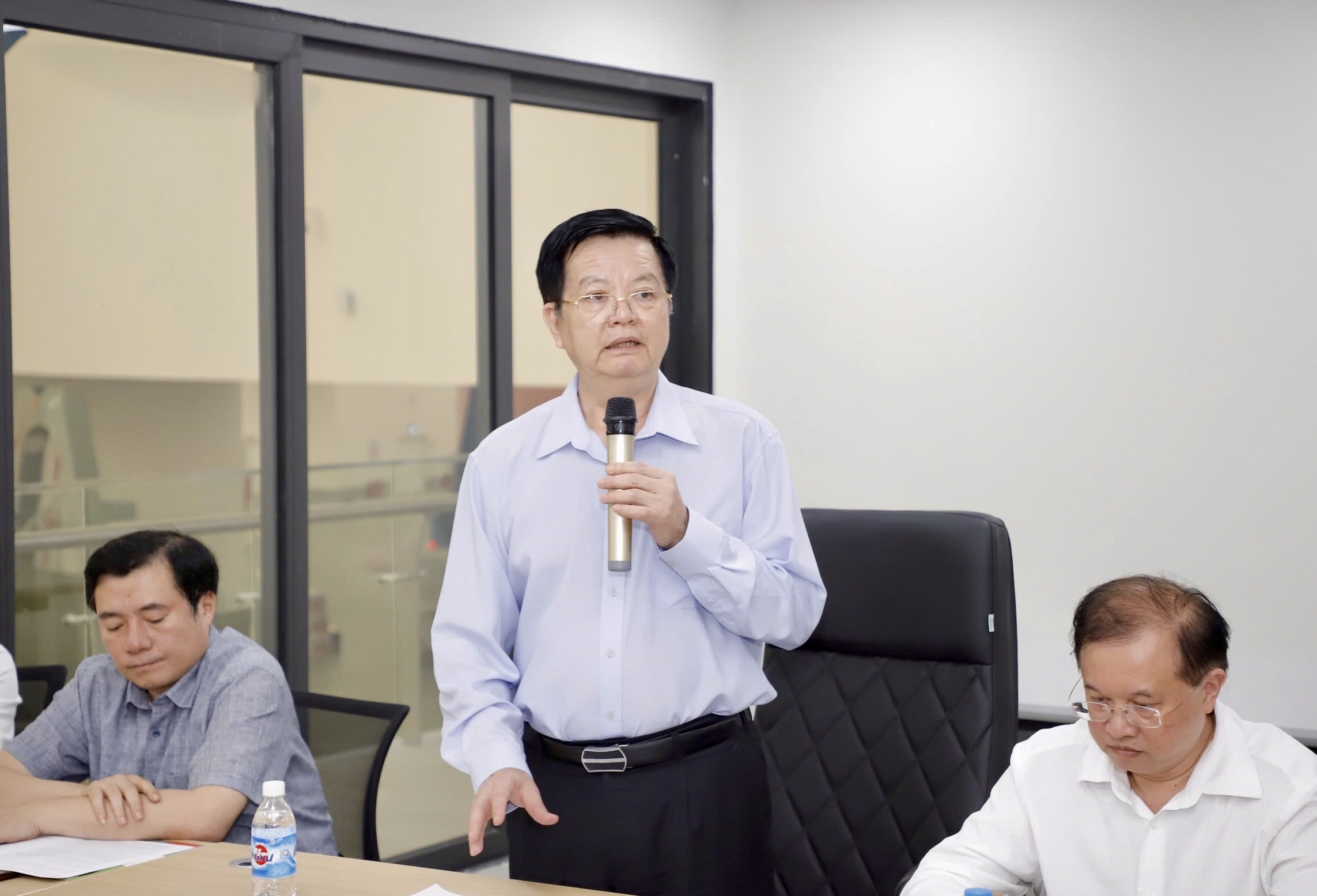 Ausstellung der Errungenschaften des Landes anlässlich des 80. Jahrestages des Nationalfeiertags: Die Bauarbeiten gehen Tag und Nacht weiter, Probleme werden gelöst, wo immer sie auftreten - Foto 4. Triển lãm thành tựu Đất nước nhân dịp kỷ niệm 80 năm Ngày Quốc khánh: Thi công liên tục cả ngày lẫn đêm, vướng mắc ở đâu, tháo gỡ ở đó - Ảnh 4.