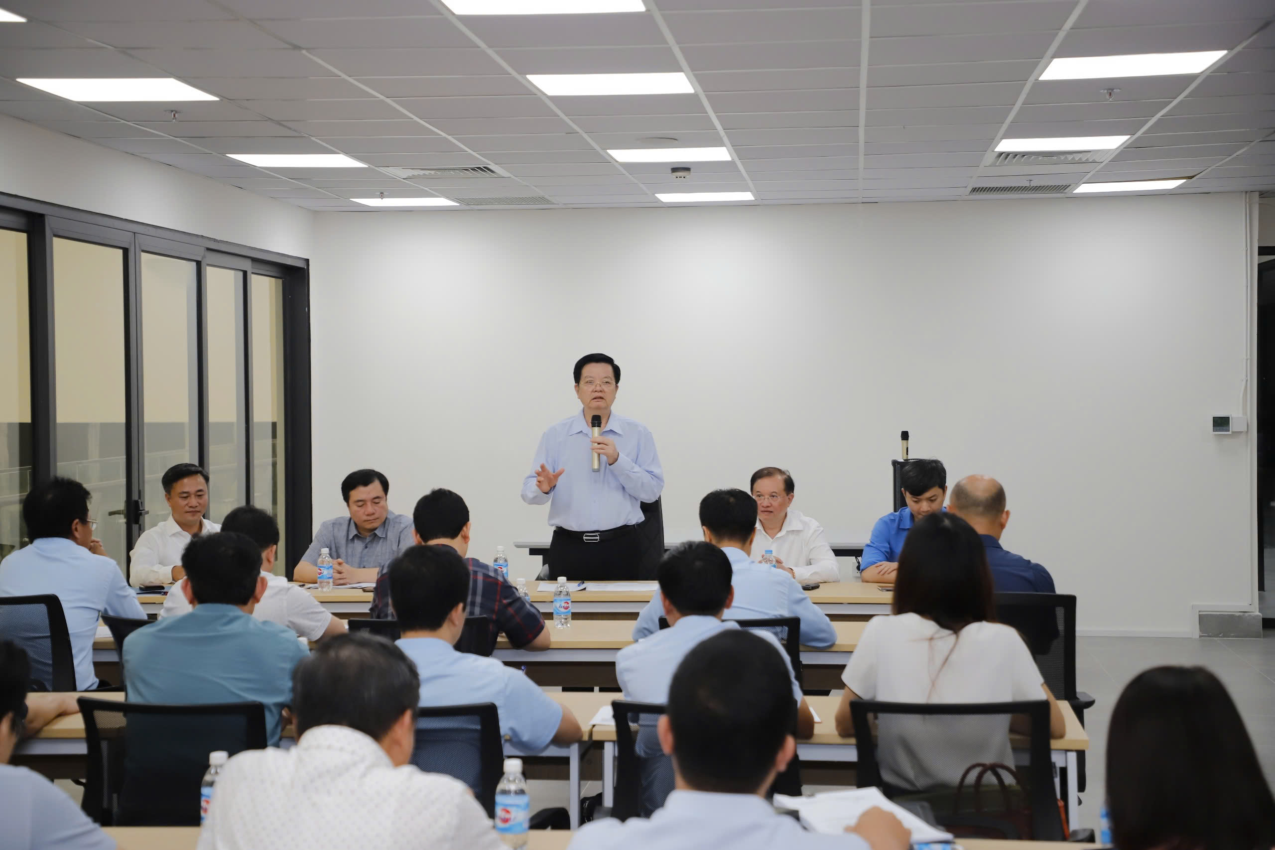 Ausstellung der Errungenschaften des Landes anlässlich des 80. Jahrestages des Nationalfeiertags: Der Bau geht Tag und Nacht weiter, Probleme werden gelöst, wo immer sie auftreten - Foto 1. Triển lãm thành tựu Đất nước nhân dịp kỷ niệm 80 năm Ngày Quốc khánh: Thi công liên tục cả ngày lẫn đêm, vướng mắc ở đâu, tháo gỡ ở đó - Ảnh 1.