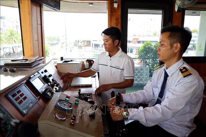 Quảng Ninh hành động mạnh mẽ vì một vịnh Hạ Long an toàn - Ảnh 2.