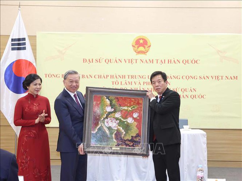 Tổng Bí thư Tô Lâm: Cộng đồng người Việt Nam tại Hàn Quốc đã luôn giữ gìn, phát huy bản sắc văn hóa Việt Nam tại nước bạn - Ảnh 3. Tổng Bí thư Tô Lâm: Cộng đồng người Việt Nam tại Hàn Quốc đã luôn giữ gìn, phát huy bản sắc văn hóa Việt Nam tại nước bạn - Ảnh 3.