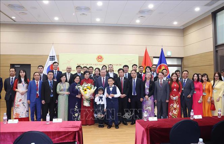 Tổng Bí thư Tô Lâm: Cộng đồng người Việt Nam tại Hàn Quốc đã luôn giữ gìn, phát huy bản sắc văn hóa Việt Nam tại nước bạn - Ảnh 4. Tổng Bí thư Tô Lâm: Cộng đồng người Việt Nam tại Hàn Quốc đã luôn giữ gìn, phát huy bản sắc văn hóa Việt Nam tại nước bạn - Ảnh 4.