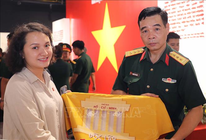 Ứng dụng công nghệ thực tế ảo tăng cường tại triển lãm 'Giữ trọn lời thề độc lập'  - Ảnh 4.