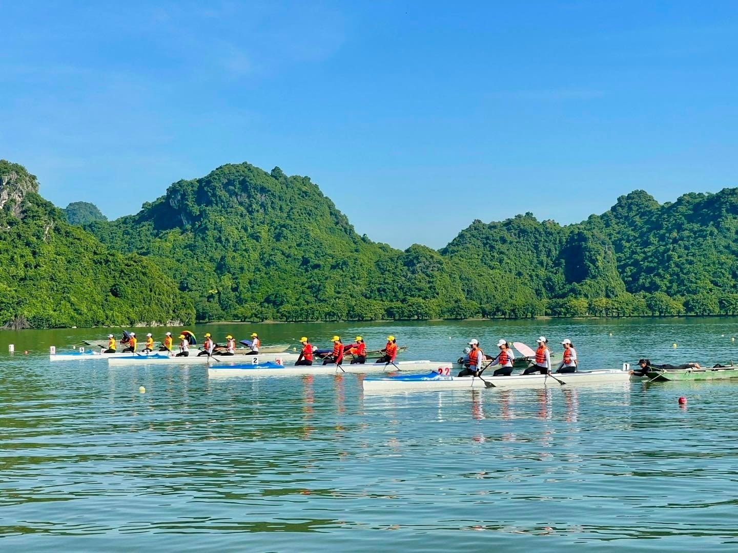 TP Hồ Chí Minh: Khởi tranh giải đua thuyền truyền thống và Canoeing toàn quốc 2025 - Ảnh 1. TP Hồ Chí Minh: Khởi tranh giải đua thuyền truyền thống và Canoeing toàn quốc 2025 - Ảnh 1.