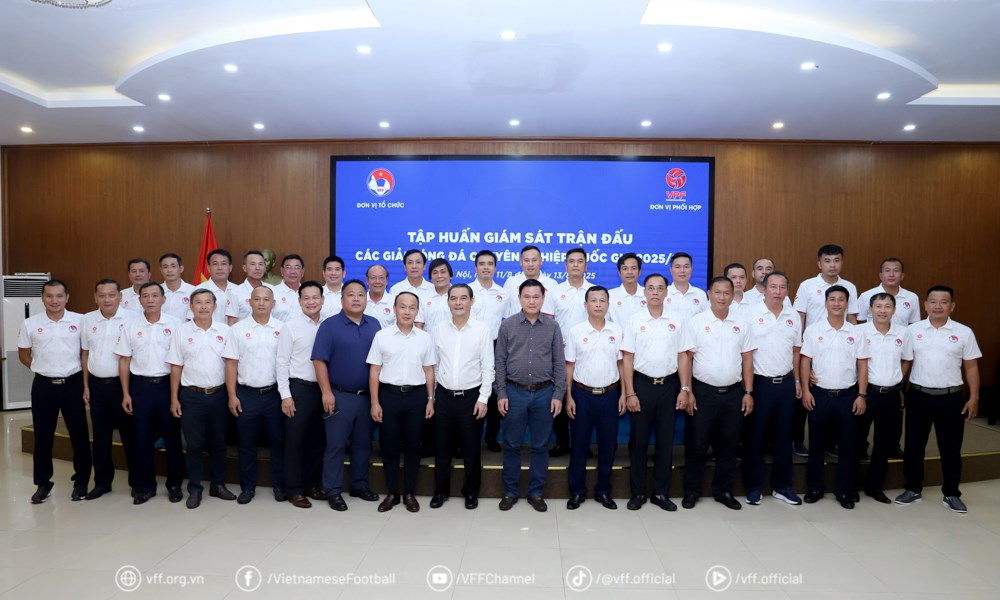 Tập huấn giám sát trận đấu các giải bóng đá chuyên nghiệp quốc gia mùa 2025/26 - Ảnh 2.