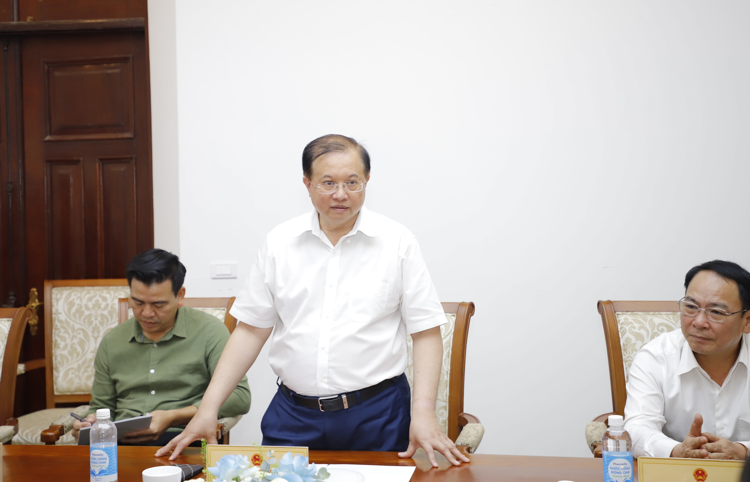 Das Ministerium für Kultur, Sport und Tourismus und Pharmacity unterzeichneten eine Absichtserklärung zur Zusammenarbeit bei der Durchführung einer Reihe von Maßnahmen zur Gesundheitsversorgung der Bevölkerung anlässlich des 80. Jahrestages der Augustrevolution und des Nationalfeiertags am 2. September - Foto 2. Bộ VHTTDL và Pharmacity ký kết Biên bản ghi nhớ, hợp tác triển khai chuỗi hoạt động chăm sóc sức khỏe cộng đồng nhân dịp Đại lễ kỷ niệm 80 năm Cách mạng Tháng Tám và Quốc khánh 2/9 - Ảnh 2.