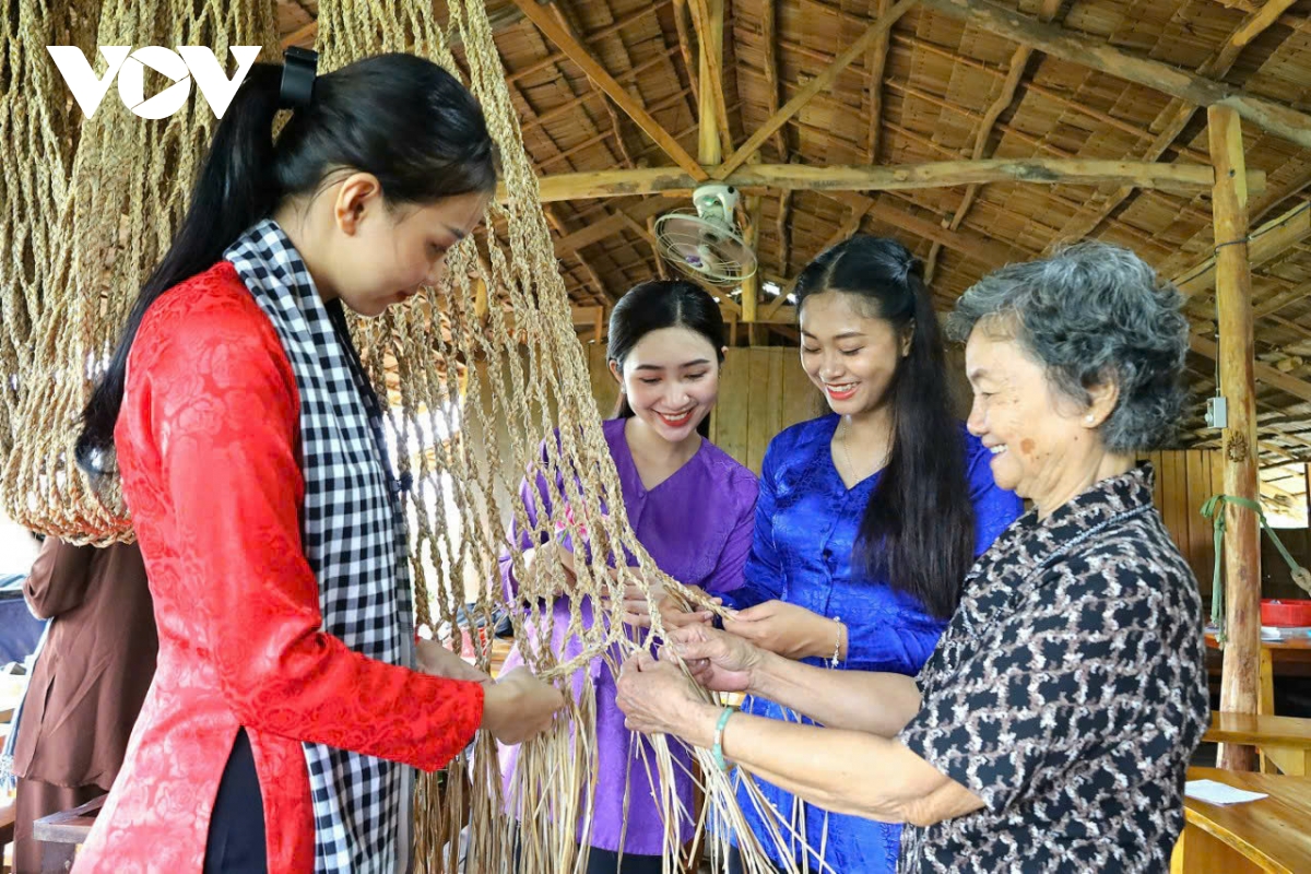 Du lịch Cần Thơ khai thác giá trị văn hóa bản địa - Ảnh 1.