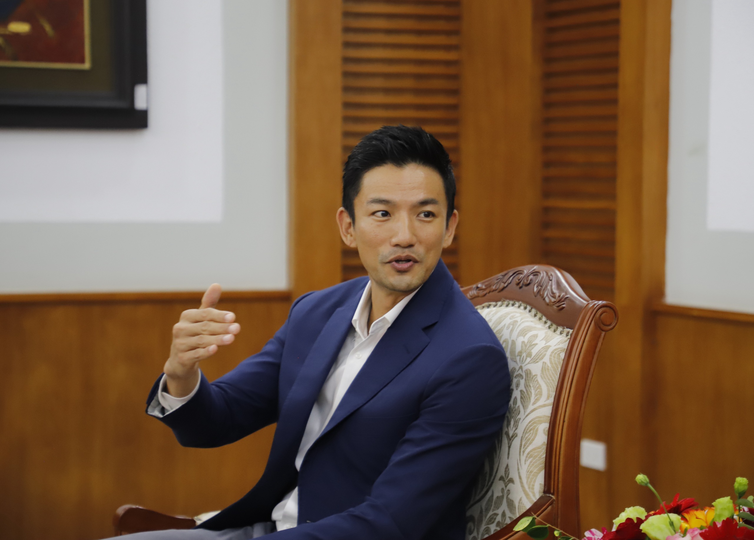 文化スポーツ観光省のレ・ハイ・ビン常任副大臣が、グーグル・ベトナムのマーク・ウー総裁を迎え、懇談した(写真4)。 Thứ trưởng Thường trực Bộ VHTTDL Lê Hải Bình tiếp và làm việc với Tổng Giám đốc Google Việt Nam Marc Woo - Ảnh 4.