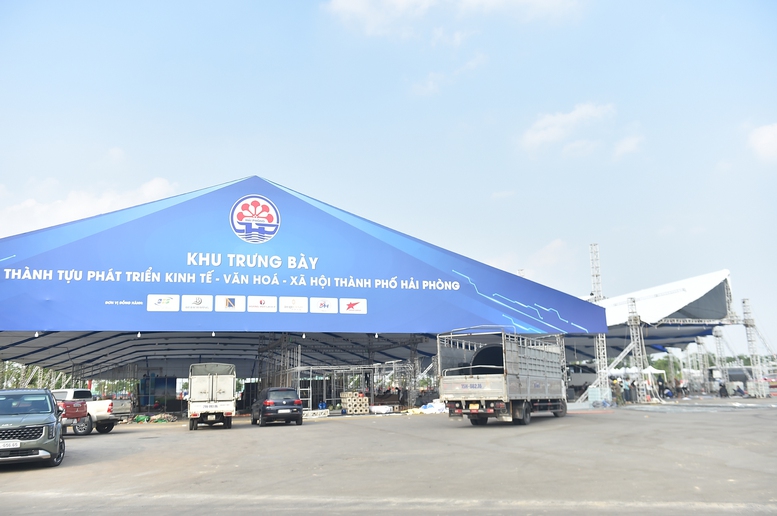 Phó Thủ tướng: Tập trung nhân lực, tăng tốc thi công gian hàng Triển lãm thành tựu Đất nước dịp 80 năm Quốc khánh - Ảnh 5. Phó Thủ tướng: Tập trung nhân lực, tăng tốc thi công gian hàng Triển lãm thành tựu Đất nước dịp 80 năm Quốc khánh - Ảnh 5.