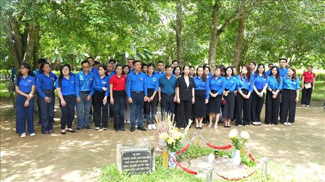 Tuyên Quang: Rộn ràng mùa du lịch về nguồn - Ảnh 1.