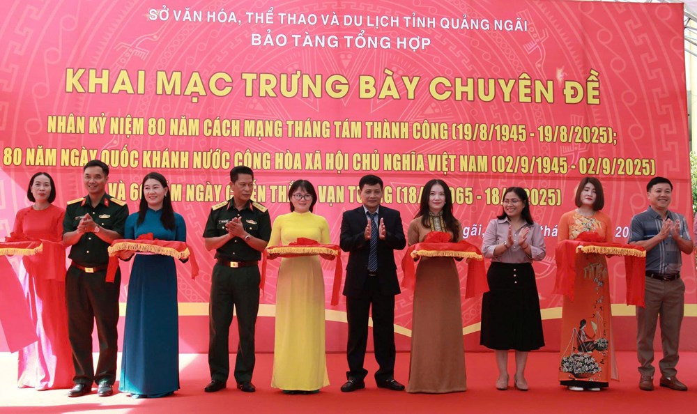 Quảng Ngãi: Khai mạc trưng bày chuyên đề nhân kỷ niệm 80 năm Cách mạng Tháng Tám và Quốc khánh 2.9 - Ảnh 1.