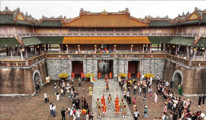Huế khẳng định vị thế 'Di sản, bản sắc và tầm nhìn phát triển xanh' - Ảnh 1.