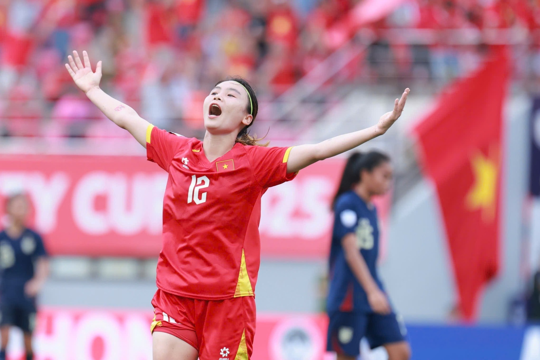 Die vietnamesische Frauenmannschaft gewann bei der Südostasiatischen Frauenfußballmeisterschaft 2025 die Bronzemedaille – Foto 1. Tuyển nữ Việt Nam giành HCĐ giải Bóng đá nữ vô địch Đông Nam Á 2025 - Ảnh 1.