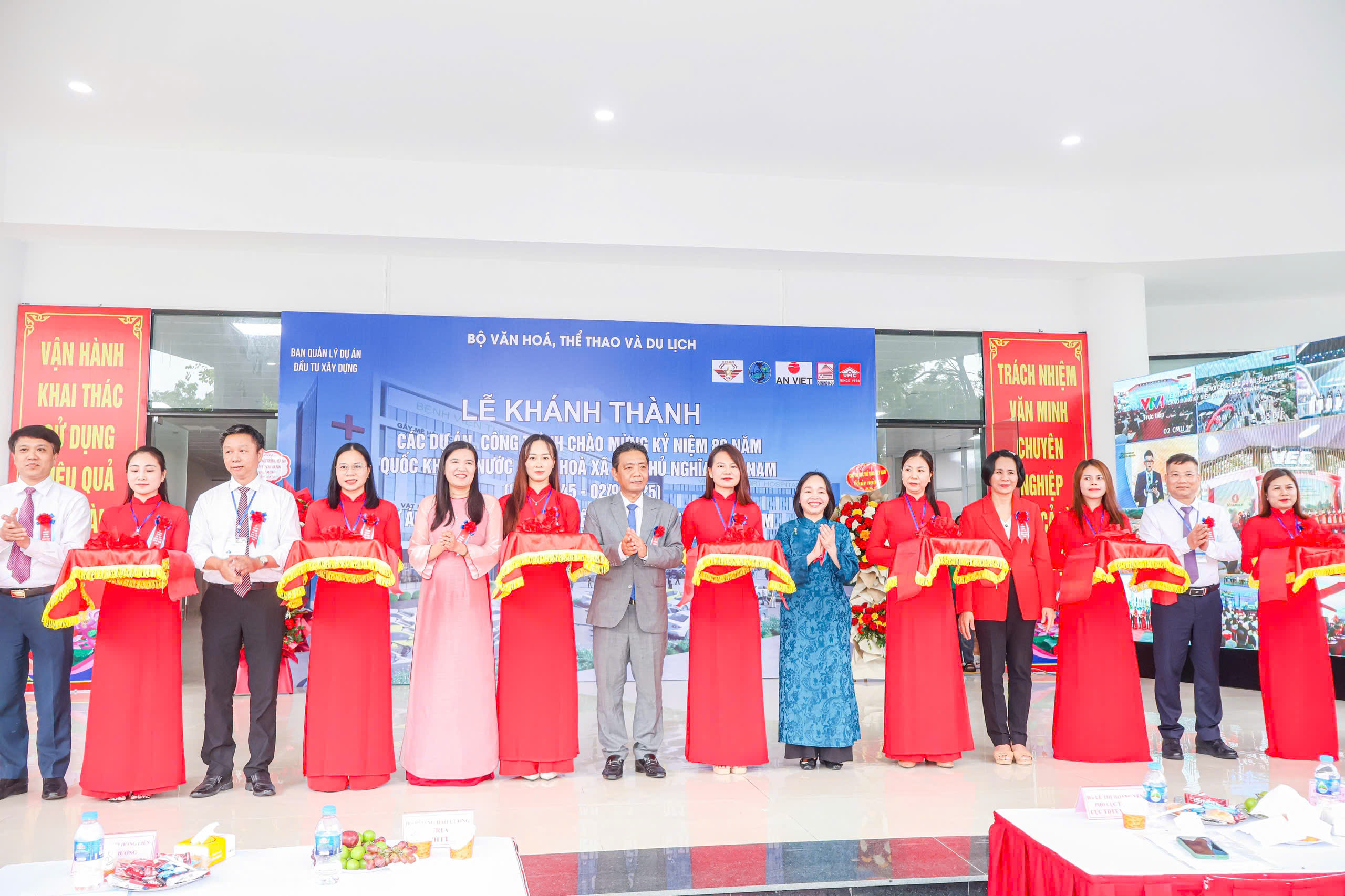 ベトナムスポーツ病院を科学、現代スポーツ医学、そして深いヒューマニズムが融合する場所にする - 写真 4。 Đưa Bệnh viện Thể thao Việt Nam trở thành nơi hội tụ của khoa học, y học thể thao hiện đại và tinh thần nhân văn sâu sắc - Ảnh 4.