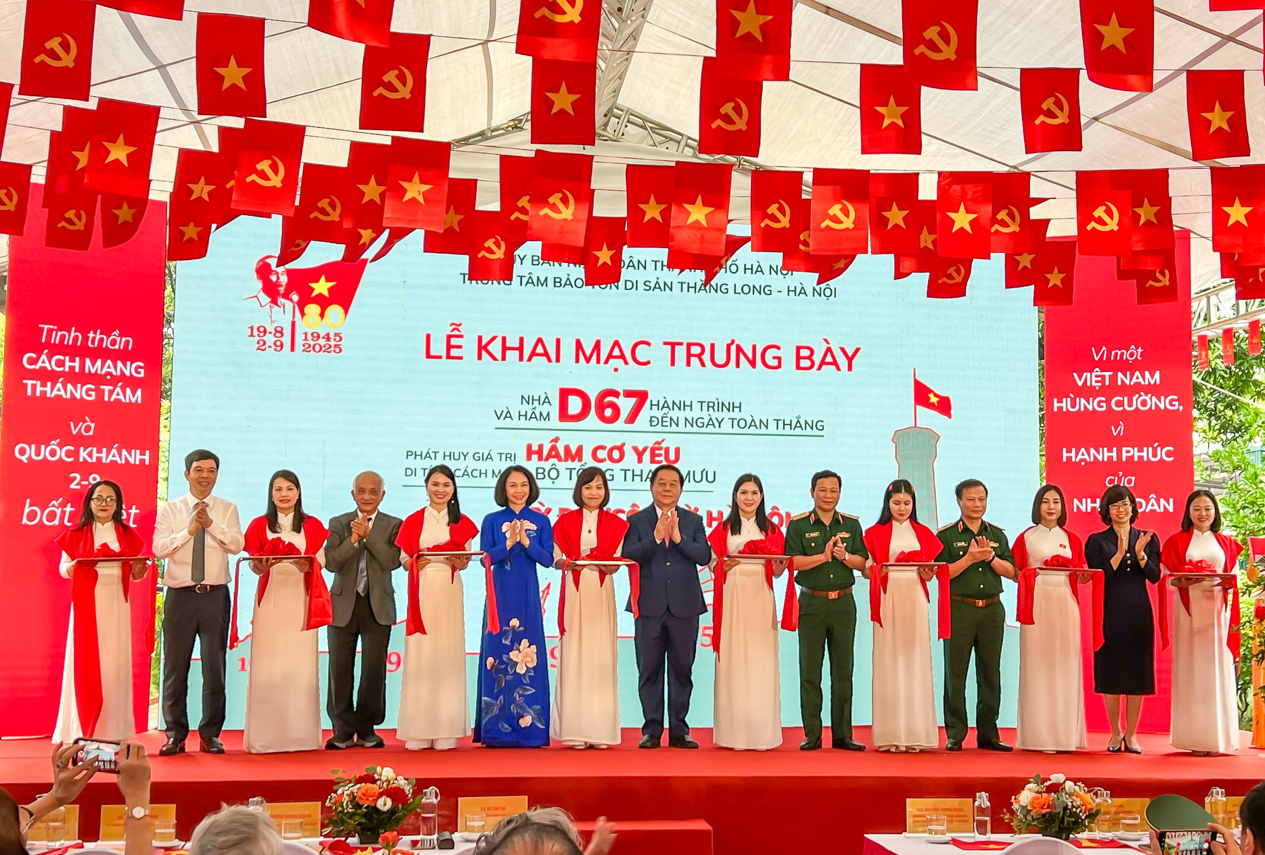 First time opening to visit the Cryptographic Cellar at Thang Long Imperial Citadel - Photo 3. Lần đầu tiên mở cửa tham quan Hầm Cơ yếu tại Hoàng thành Thăng Long - Ảnh 3.