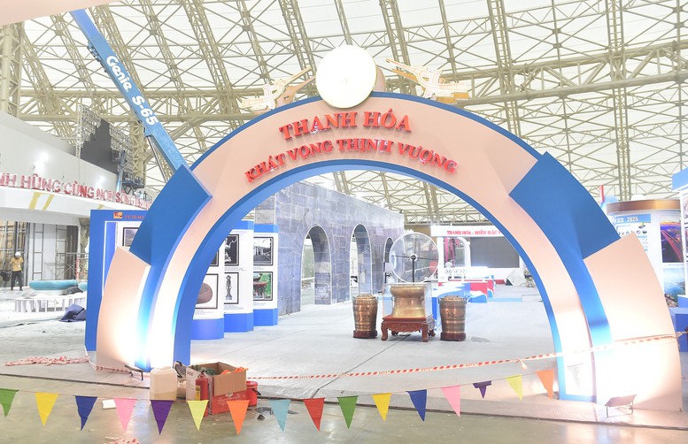 Tăng tốc hoàn thiện các hạng mục thi công gian trưng bày Triển lãm thành tựu Đất nước dịp 80 năm Quốc khánh - Ảnh 7. Tăng tốc hoàn thiện các hạng mục thi công gian trưng bày Triển lãm thành tựu Đất nước dịp 80 năm Quốc khánh - Ảnh 7.