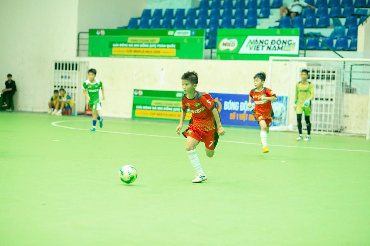 U11 Hưng Yên lần đầu vô địch Giải Bóng đá Nhi đồng Toàn quốc - Cúp Nestlé MILO 2025 - Ảnh 2. U11 Hưng Yên lần đầu vô địch Giải Bóng đá Nhi đồng Toàn quốc - Cúp Nestlé MILO 2025 - Ảnh 2.