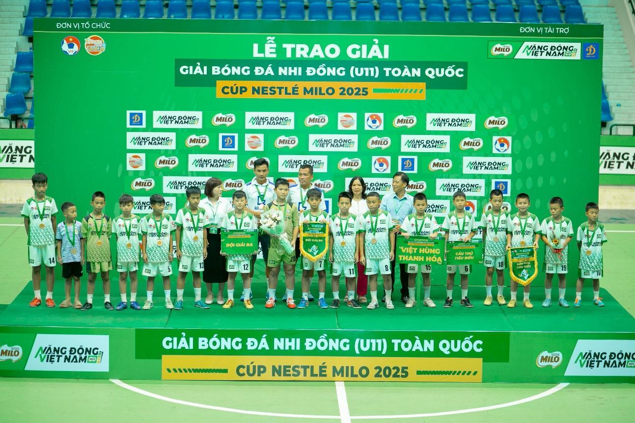 U11 Hưng Yên lần đầu vô địch Giải Bóng đá Nhi đồng Toàn quốc - Cúp Nestlé MILO 2025 - Ảnh 4. U11 Hưng Yên lần đầu vô địch Giải Bóng đá Nhi đồng Toàn quốc - Cúp Nestlé MILO 2025 - Ảnh 4.