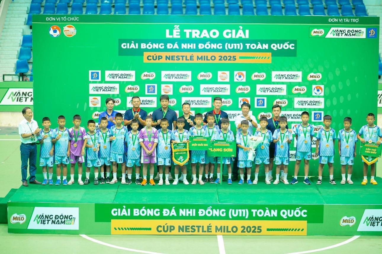 U11 Hưng Yên lần đầu vô địch Giải Bóng đá Nhi đồng Toàn quốc - Cúp Nestlé MILO 2025 - Ảnh 5. U11 Hưng Yên lần đầu vô địch Giải Bóng đá Nhi đồng Toàn quốc - Cúp Nestlé MILO 2025 - Ảnh 5.