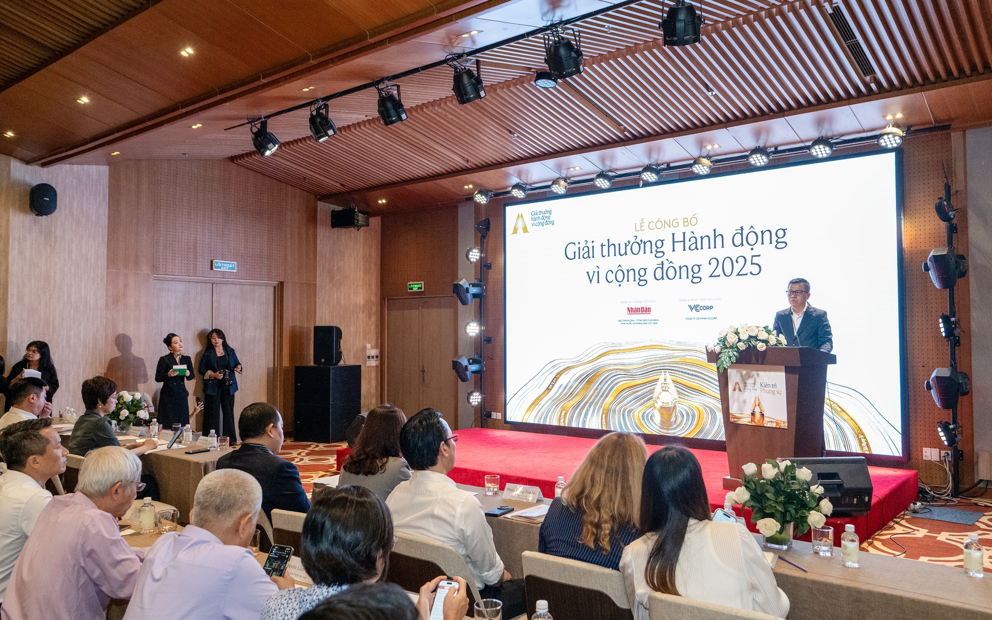 Giải thưởng Hành động vì cộng đồng: Tôn vinh các cá nhân, tổ chức có đóng góp tích cực cho xã hội