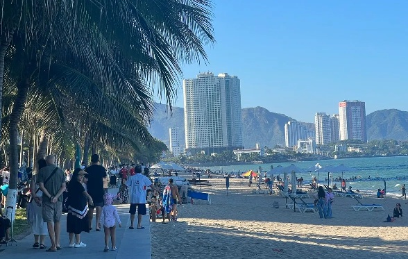 Khánh Hòa: Tăng cường quản lý nhà nước về hoạt động đón khách du lịch quốc tế - Ảnh 1.