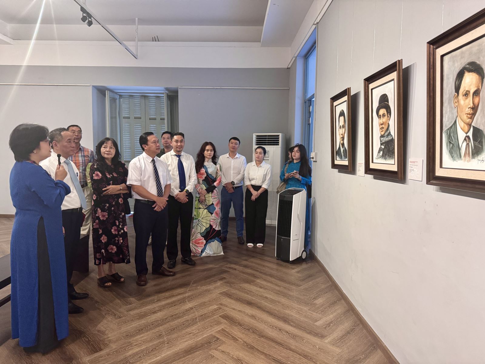 Khai mạc trưng bày 'Hồ Chí Minh - Chân dung một con người' - Ảnh 3. Khai mạc trưng bày 'Hồ Chí Minh - Chân dung một con người' - Ảnh 3.