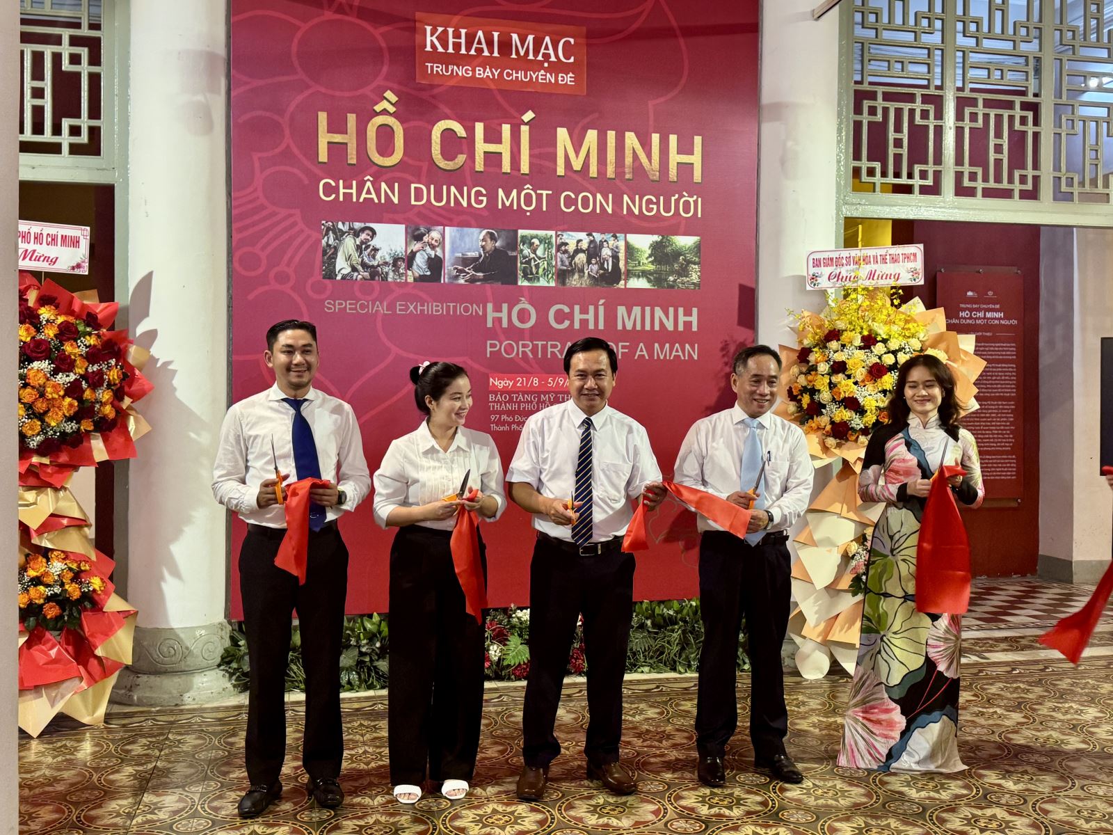 Khai mạc trưng bày 'Hồ Chí Minh - Chân dung một con người' - Ảnh 1. Khai mạc trưng bày 'Hồ Chí Minh - Chân dung một con người' - Ảnh 1.