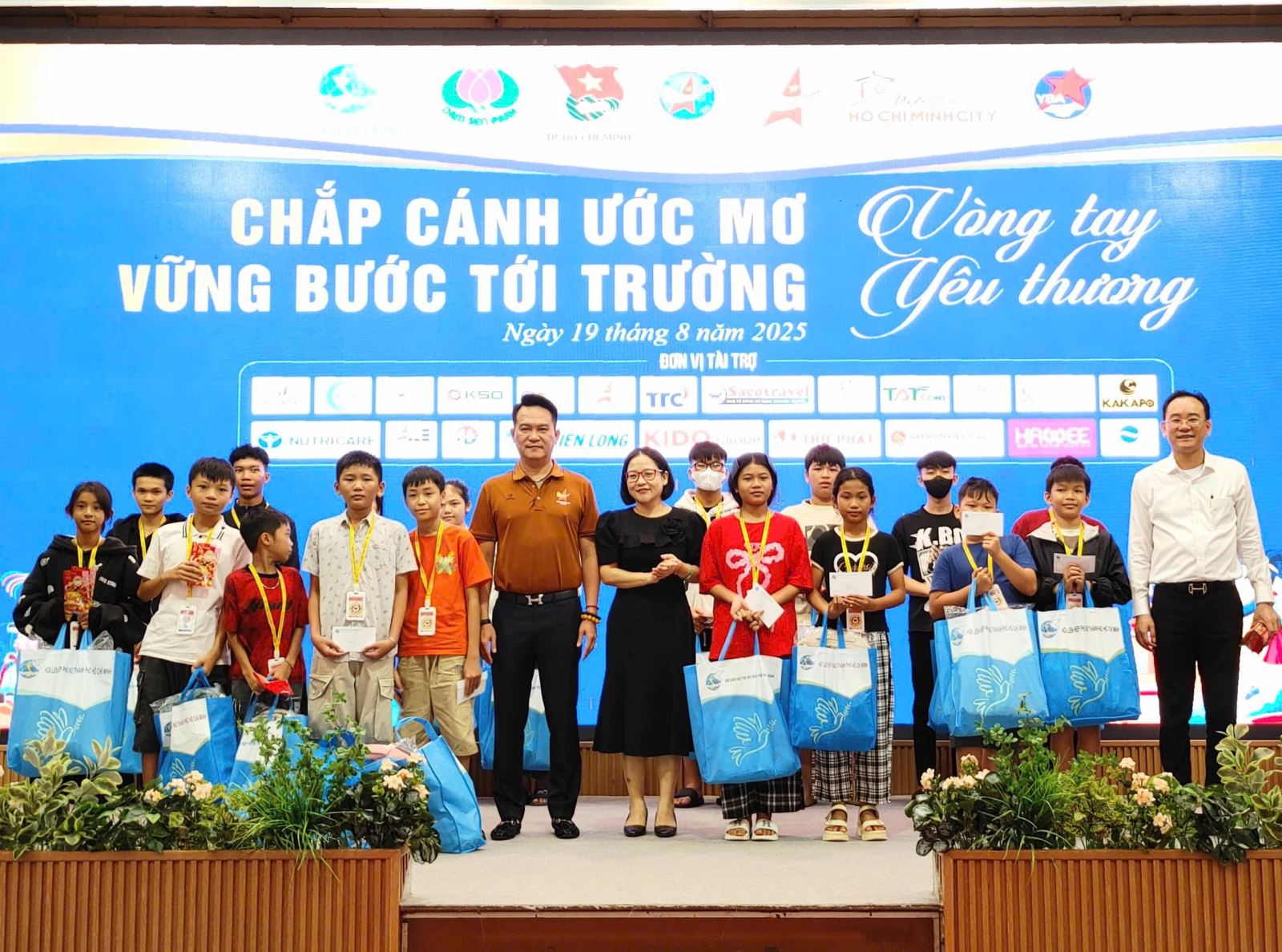 TP Hồ Chí Minh: Chắp cánh ước mơ cho trẻ em khó khăn trước thềm năm học mới - Ảnh 3. TP Hồ Chí Minh: Chắp cánh ước mơ cho trẻ em khó khăn trước thềm năm học mới - Ảnh 3.