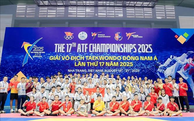 Việt Nam giành vị trí Nhất toàn đoàn tại Giải vô địch Taekwondo Đông Nam Á 2025 - Ảnh 1. Việt Nam giành vị trí Nhất toàn đoàn tại Giải vô địch Taekwondo Đông Nam Á 2025 - Ảnh 1.