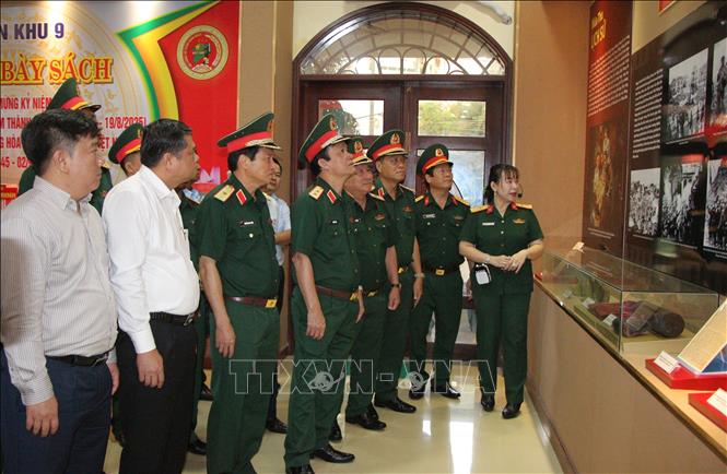 Khai mạc triển lãm chuyên đề 'Cách mạng Tháng Tám - Mốc son lịch sử' - Ảnh 3.