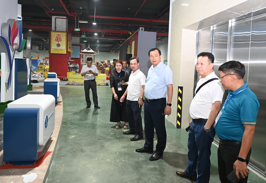 Cục trưởng Nguyễn Trùng Khánh kiểm tra công tác chuẩn bị trưng bày Du lịch Văn hóa tại Triển lãm A80 - Ảnh 5. Cục trưởng Nguyễn Trùng Khánh kiểm tra công tác chuẩn bị trưng bày Du lịch Văn hóa tại Triển lãm A80 - Ảnh 5.