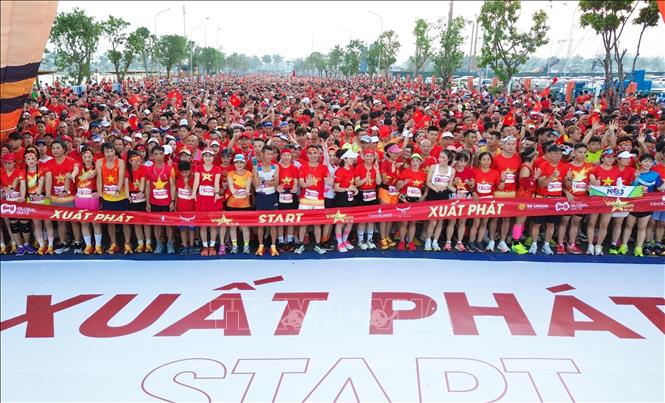 Hơn 21.000 vận động viên tham dự Giải chạy 'Việt Nam tôi đó' 2025 - Ảnh 1.