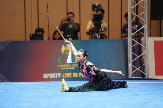 Tuyển thủ Dương Thúy Vi và đồng đội tham dự giải wushu vô địch thế giới 2025 - Ảnh 1. Tuyển thủ Dương Thúy Vi và đồng đội tham dự giải wushu vô địch thế giới 2025 - Ảnh 1.