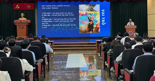 TP. Hồ Chí Minh: Chú trọng xây dựng hình ảnh con người thành phố hôm nay - Ảnh 1. TP. Hồ Chí Minh: Chú trọng xây dựng hình ảnh con người thành phố hôm nay - Ảnh 1.