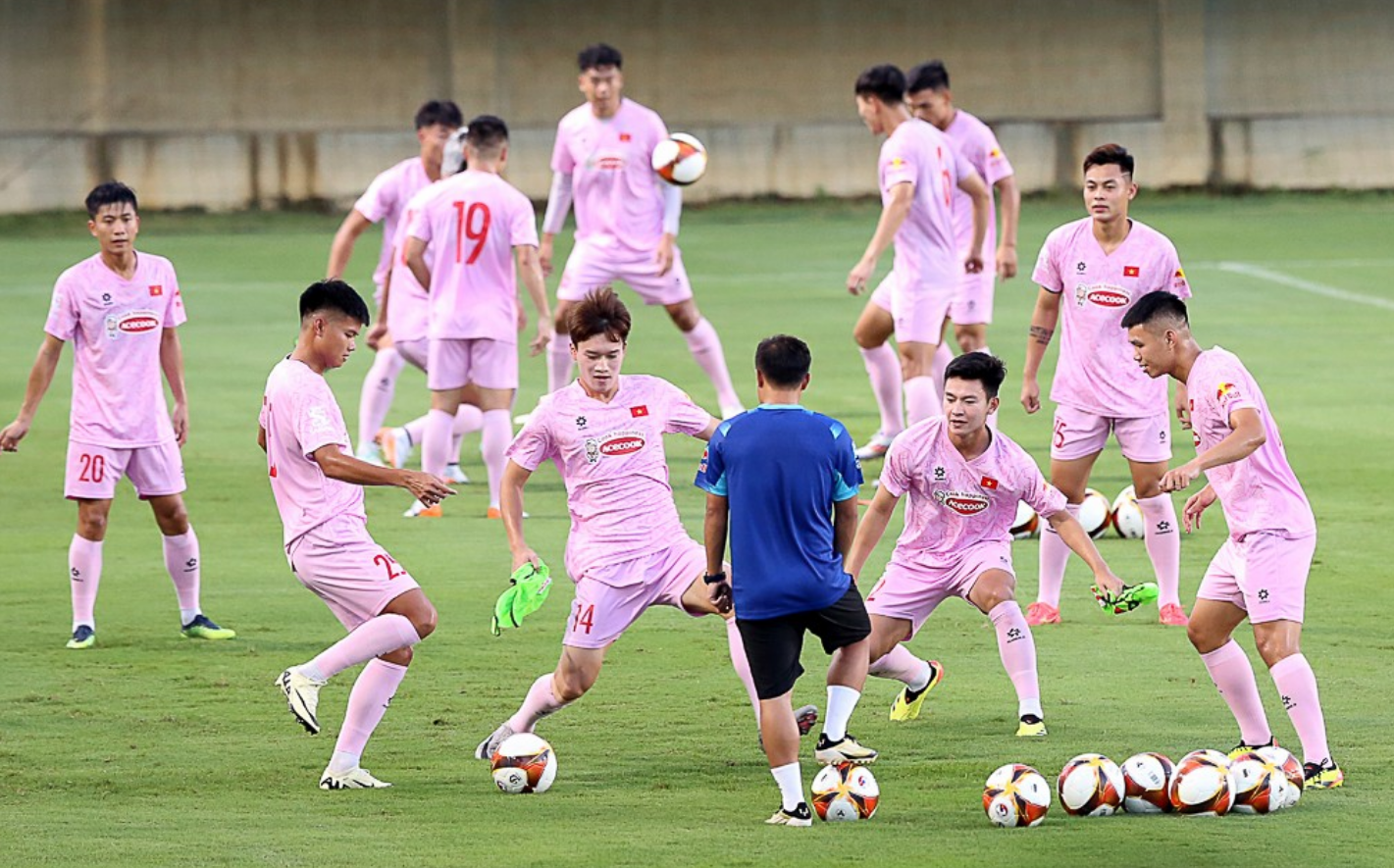 Vòng loại Asian Cup 2027: Đội tuyển Việt Nam rà soát lực lượng - Ảnh 2. Vòng loại Asian Cup 2027: Đội tuyển Việt Nam rà soát lực lượng - Ảnh 2.