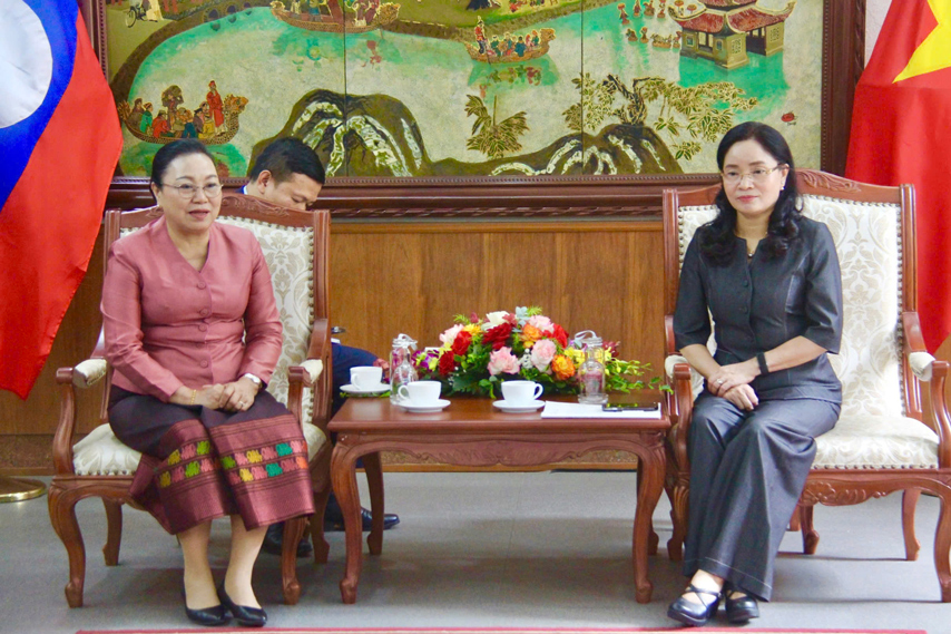 80 năm Quốc khánh: Đại sứ Lào tại Việt Nam chúc mừng tập thể Lãnh đạo, cán bộ Bộ Văn hóa, Thể thao và Du lịch - Ảnh 1. 80 năm Quốc khánh: Đại sứ Lào tại Việt Nam chúc mừng tập thể Lãnh đạo, cán bộ Bộ Văn hóa, Thể thao và Du lịch - Ảnh 1.