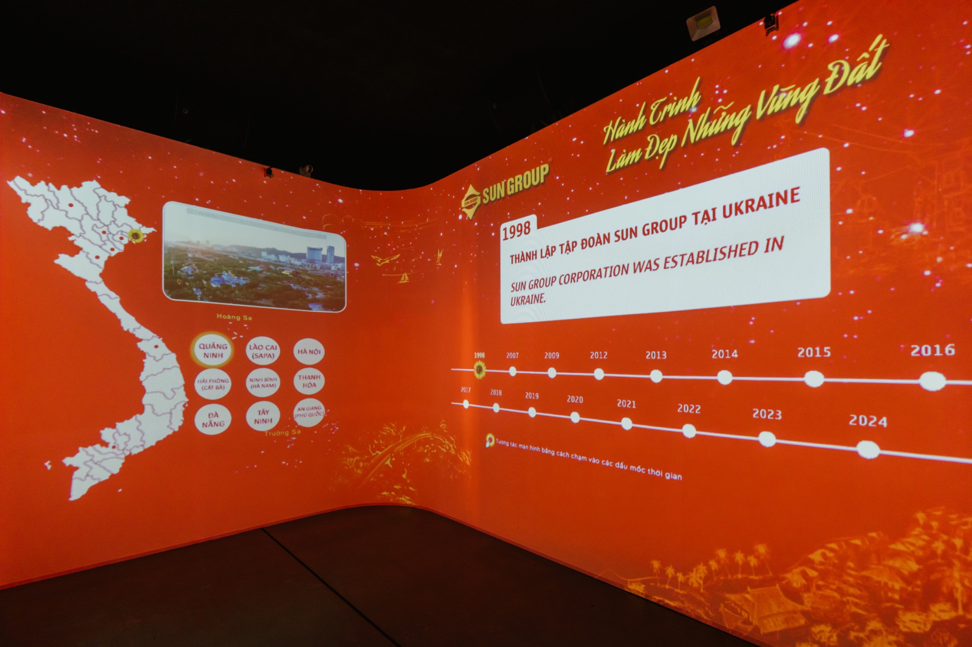 “Cất cánh” chuyến bay nghệ thuật của Sun Group tại triển lãm A80 - Ảnh 1. “Cất cánh” chuyến bay nghệ thuật của Sun Group tại triển lãm A80 - Ảnh 1.