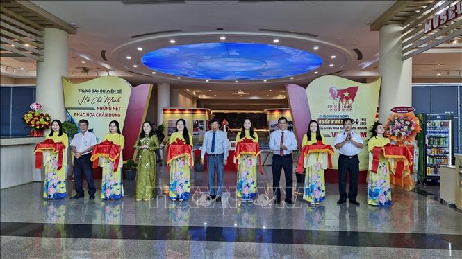 Triển lãm trưng bày chuyên đề 'Hồ Chí Minh - Những nét phác họa chân dung' - Ảnh 1. Triển lãm trưng bày chuyên đề 'Hồ Chí Minh - Những nét phác họa chân dung' - Ảnh 1.