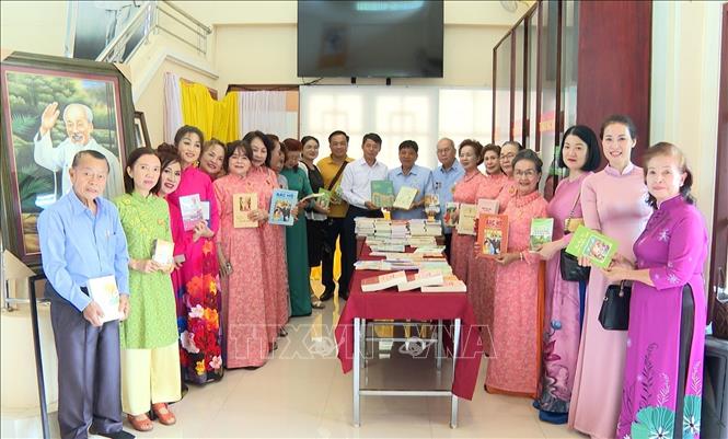 Lan tỏa tủ sách Bác Hồ tại các khu di tích Chủ tịch Hồ Chí Minh ở Thái Lan - Ảnh 1. Lan tỏa tủ sách Bác Hồ tại các khu di tích Chủ tịch Hồ Chí Minh ở Thái Lan - Ảnh 1.